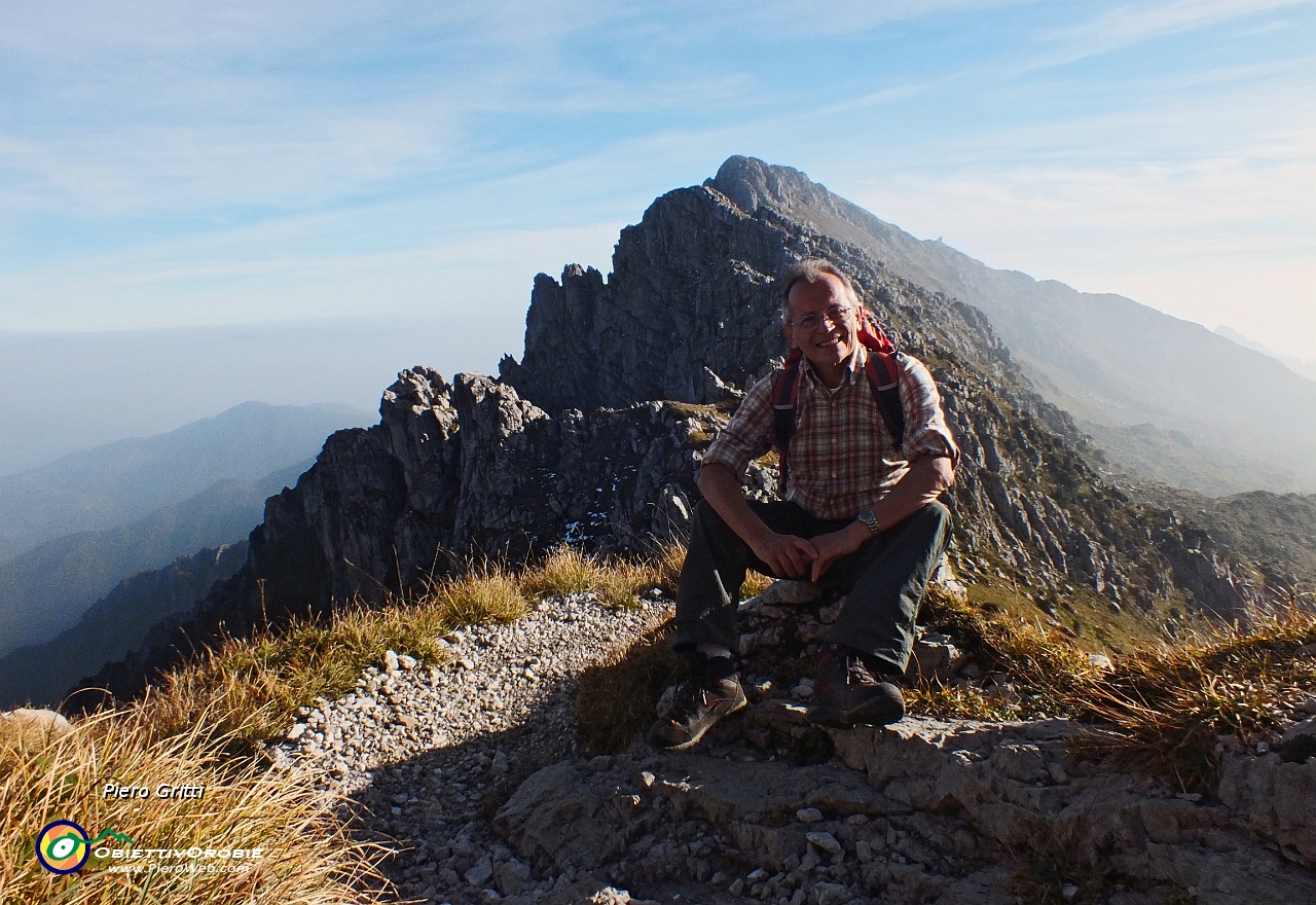 91 Salendo a Cima Croce vista sul Passo la Forcda e verso Cima Alben.JPG